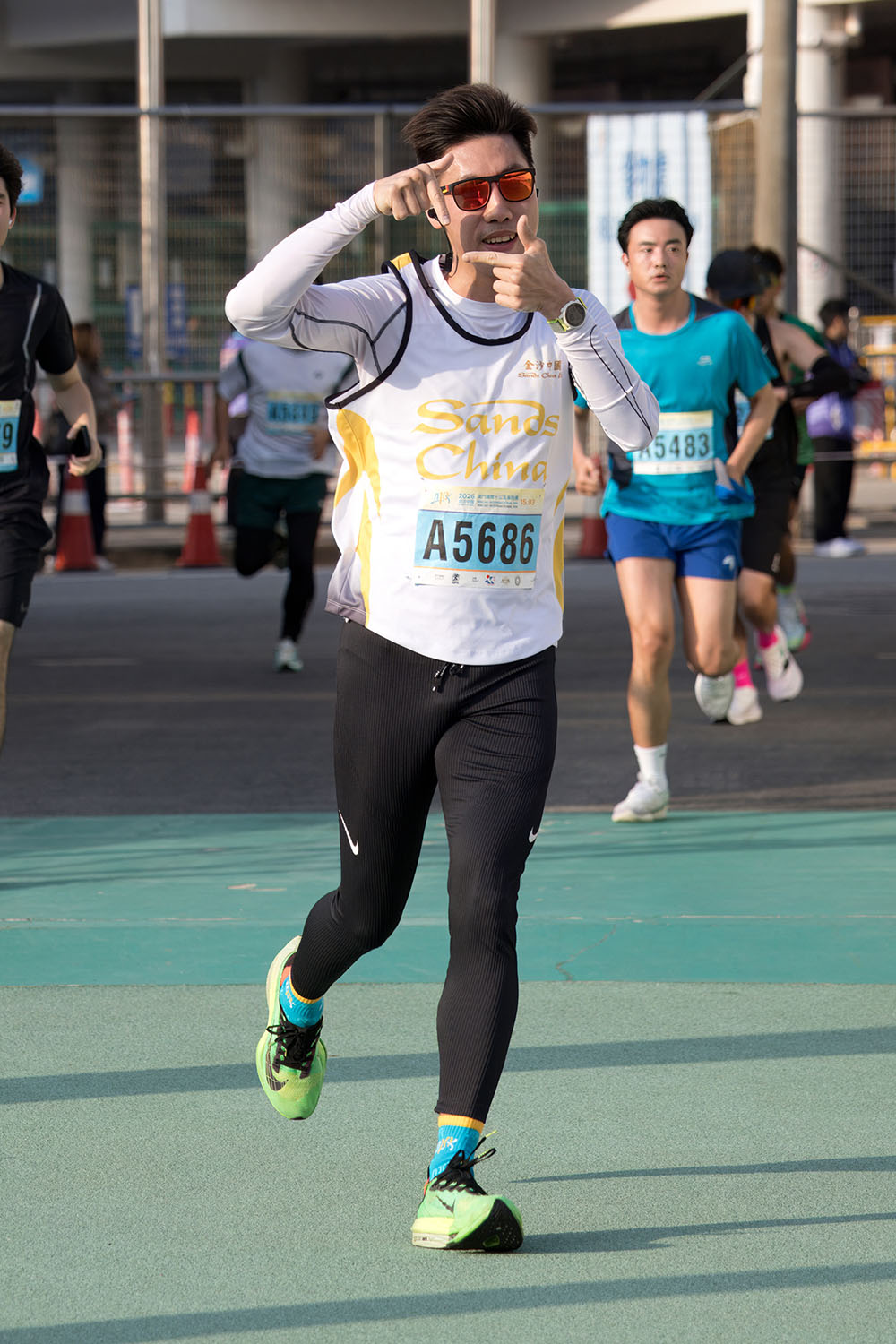 MI10k_19